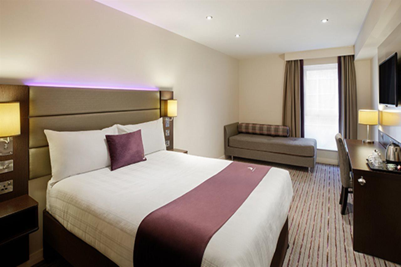 Premier Inn Premier Inn Бэгзхост Экстерьер фото
