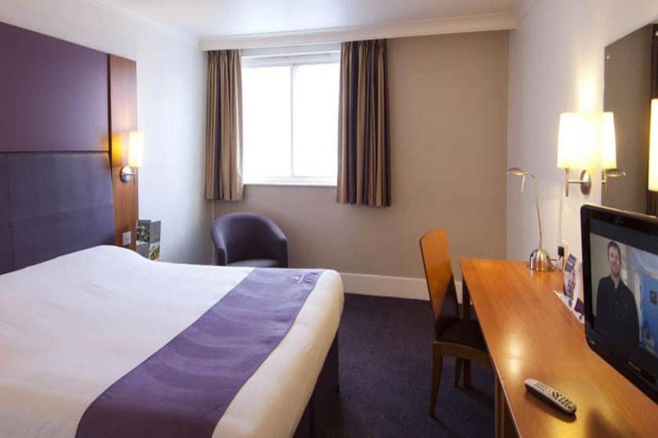 Premier Inn Premier Inn Бэгзхост Экстерьер фото