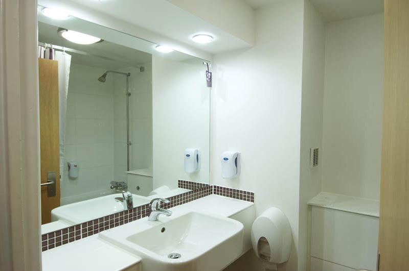 Premier Inn Premier Inn Бэгзхост Экстерьер фото