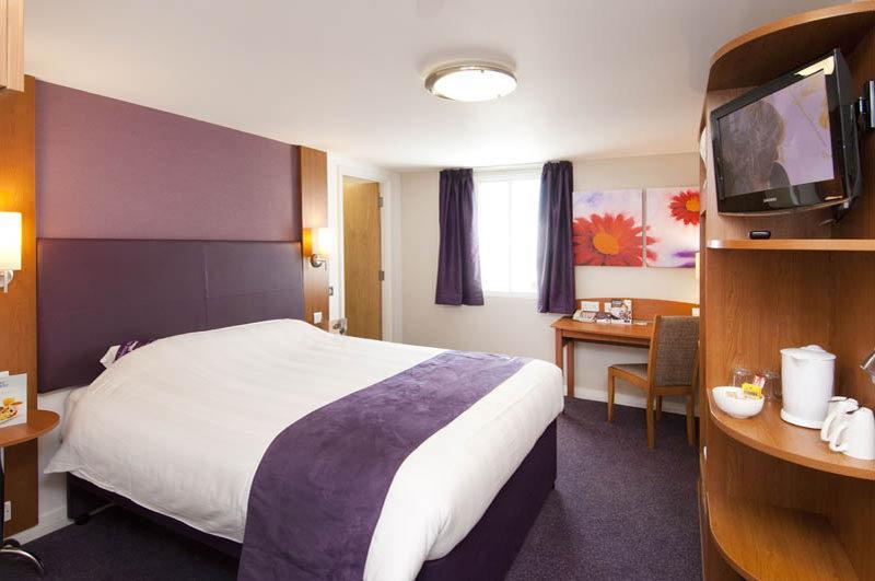 Premier Inn Premier Inn Бэгзхост Экстерьер фото